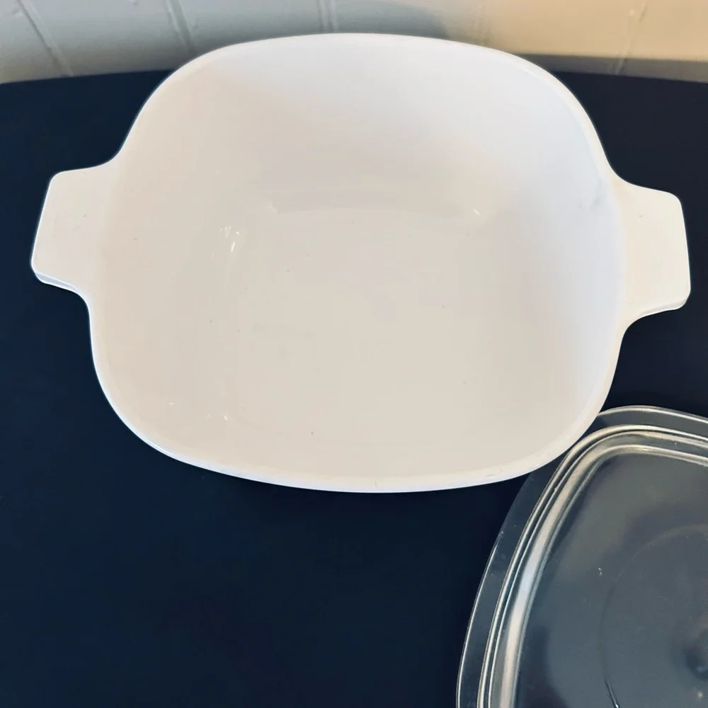 Vintage Corning ware Blue Cornflower 1 3/4 Qt Casserole Dish-Lid Has Small Chip